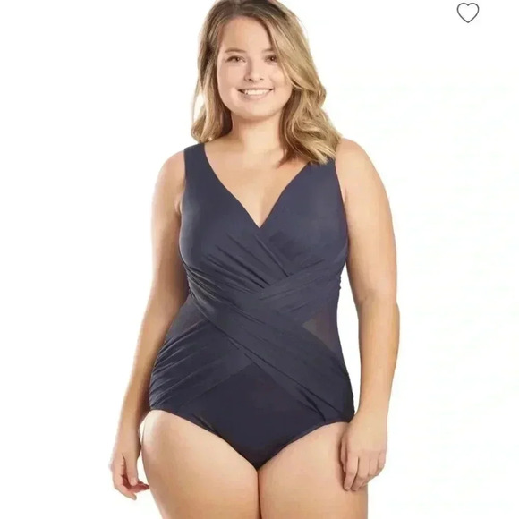 Miraclesuit Plus Size Illusionist Crossover One Piece
Swimsuit 16W NEW - Picture 5 of 5